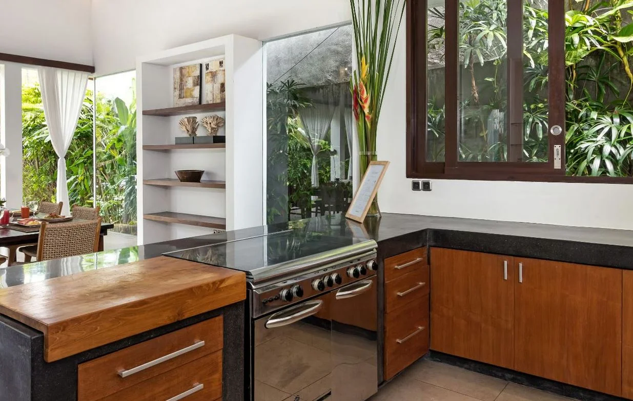 Seminyak Paradise – 2BR Tropical Villa with Private Pool near Eat Street — image 11