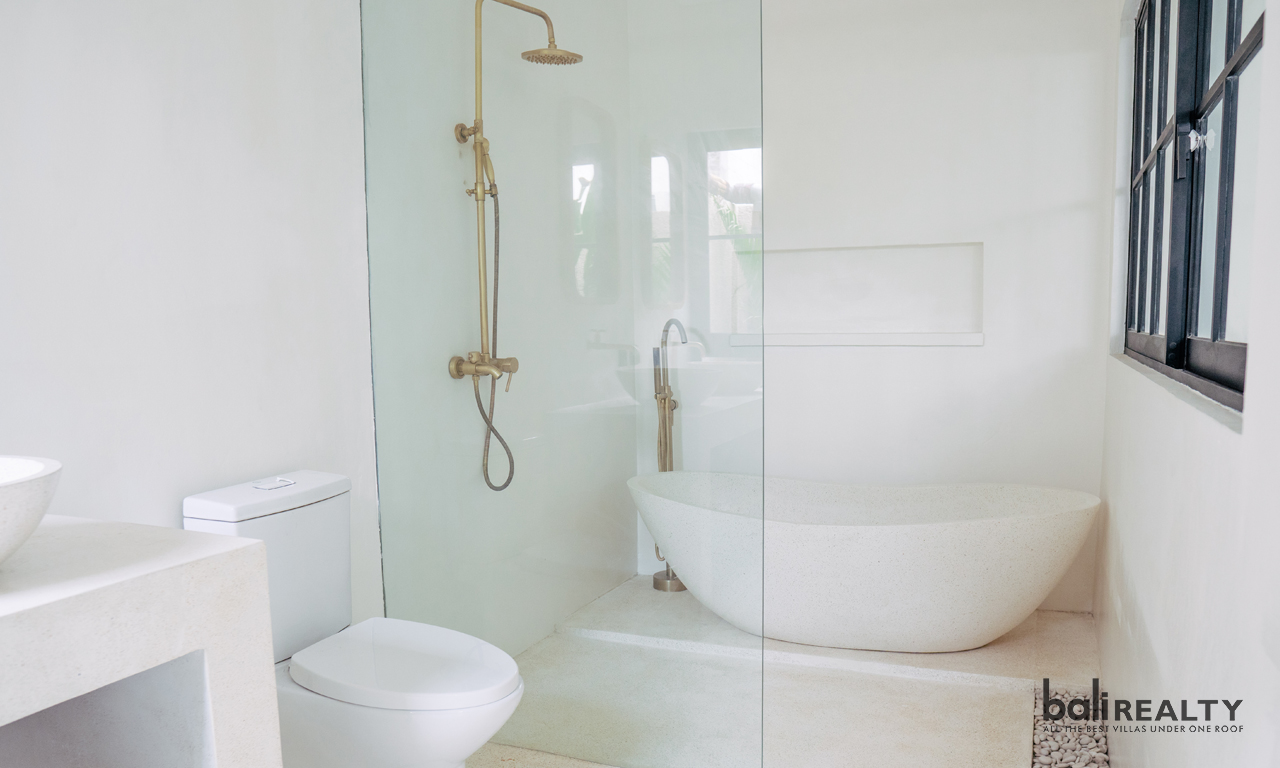 High ROI Opportunity: Contemporary Three-Bedroom Villa Steps from Balangan Beach — image 10