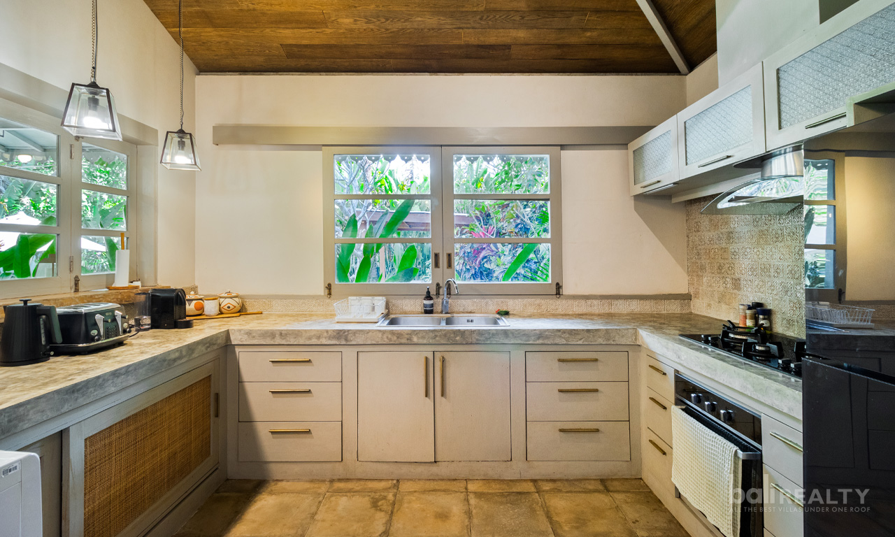 Spacious 3-Bedroom Villa on 590sqm in Greater Seminyak – Prime Batu Belig — image 10