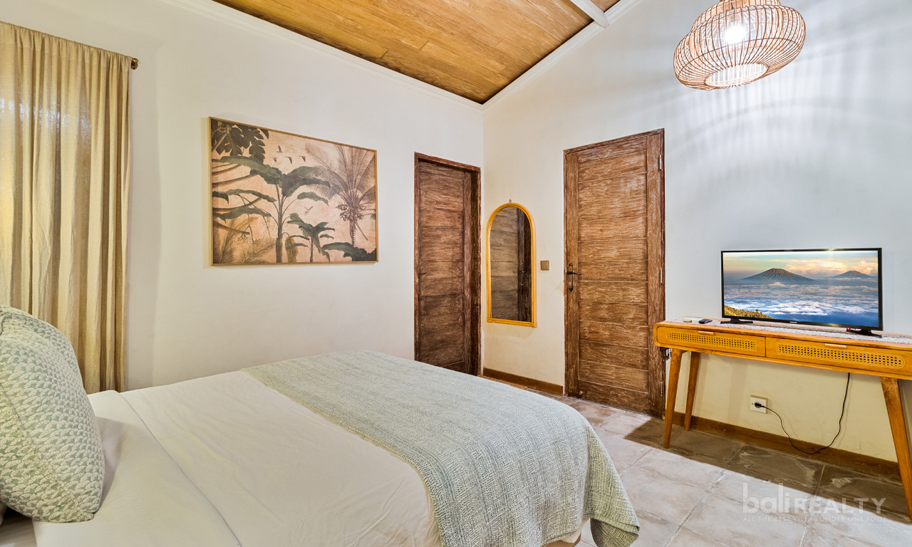 Spacious 3-Bedroom Leasehold Villa in Prime Batu Belig — image 11