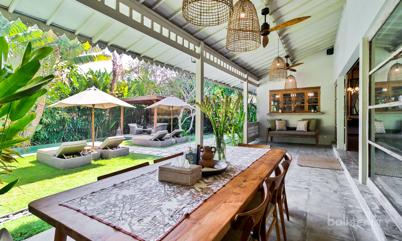 Spacious 3-Bedroom Leasehold Villa in Prime Batu Belig — image 1