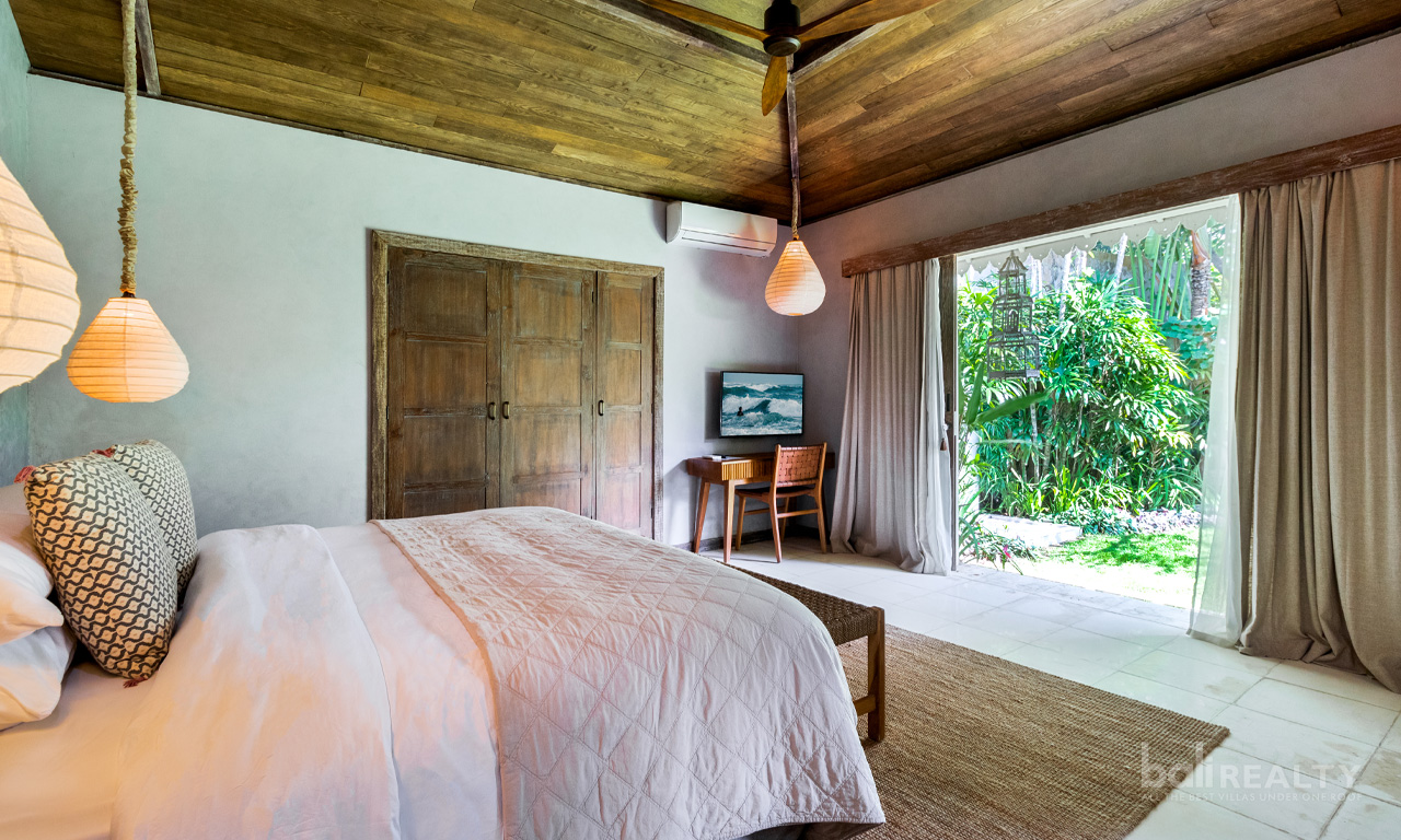 Spacious 3-Bedroom Leasehold Villa in Prime Batu Belig — image 5