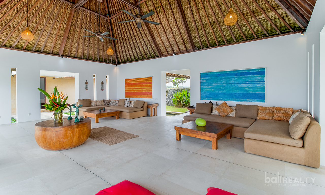 Brand New Iconic Freehold Beachfront Villa Complex — image 2