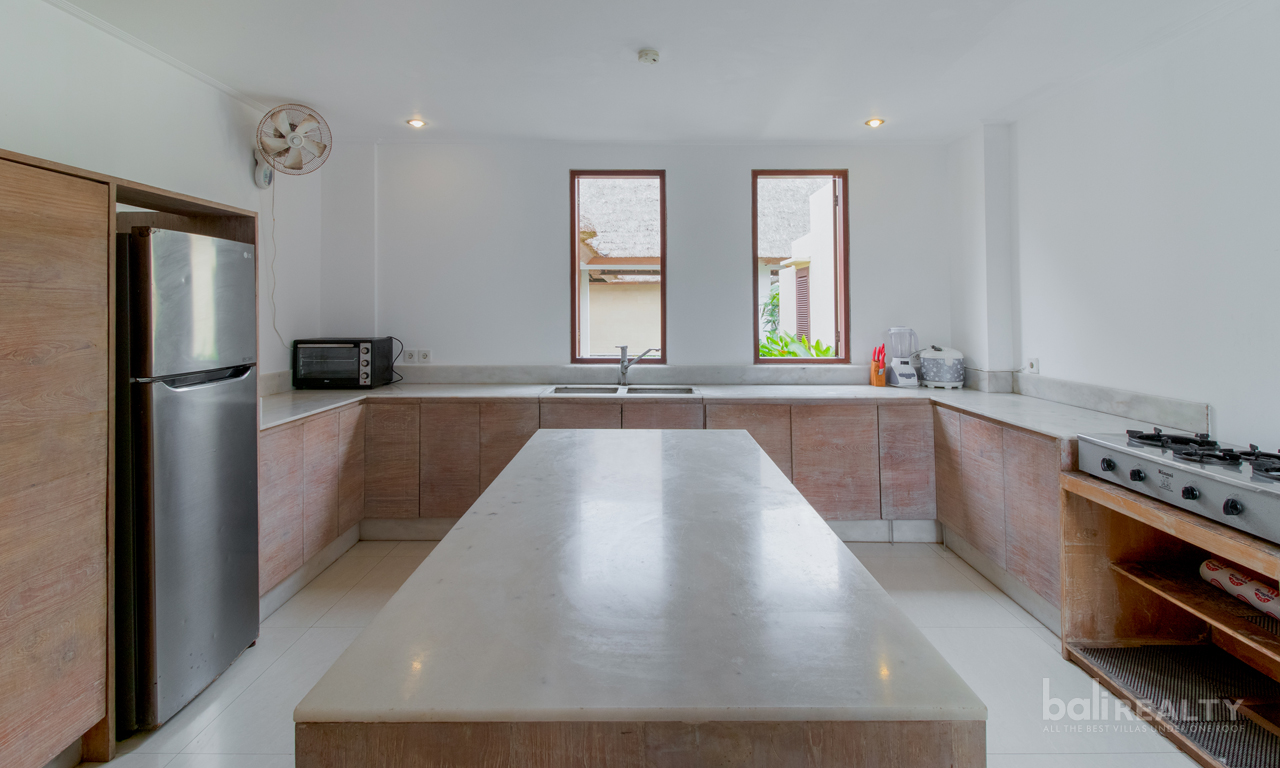 Brand New Iconic Freehold Beachfront Villa Complex — image 5