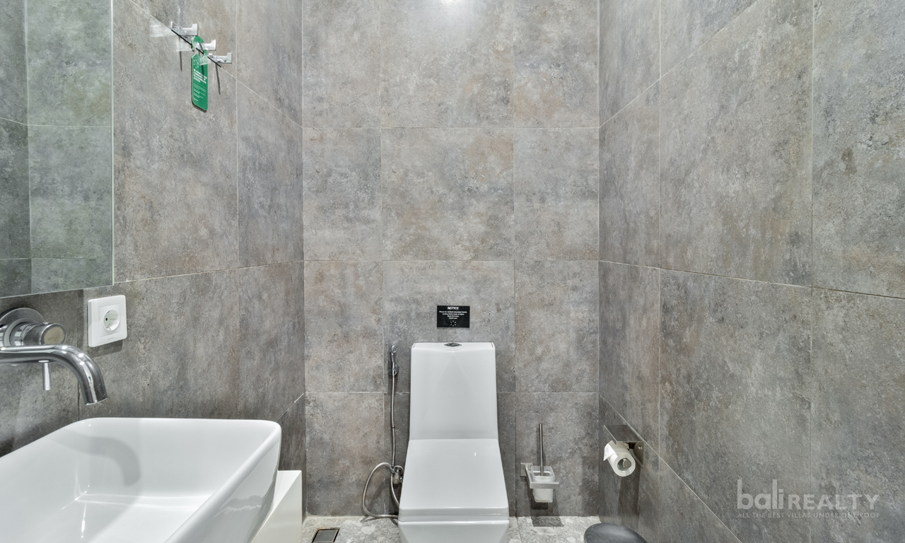 Smart Investment: Fully Furnished Two-Bedroom Villa with Contemporary Design, Just Steps from Berawa Beach — image 10