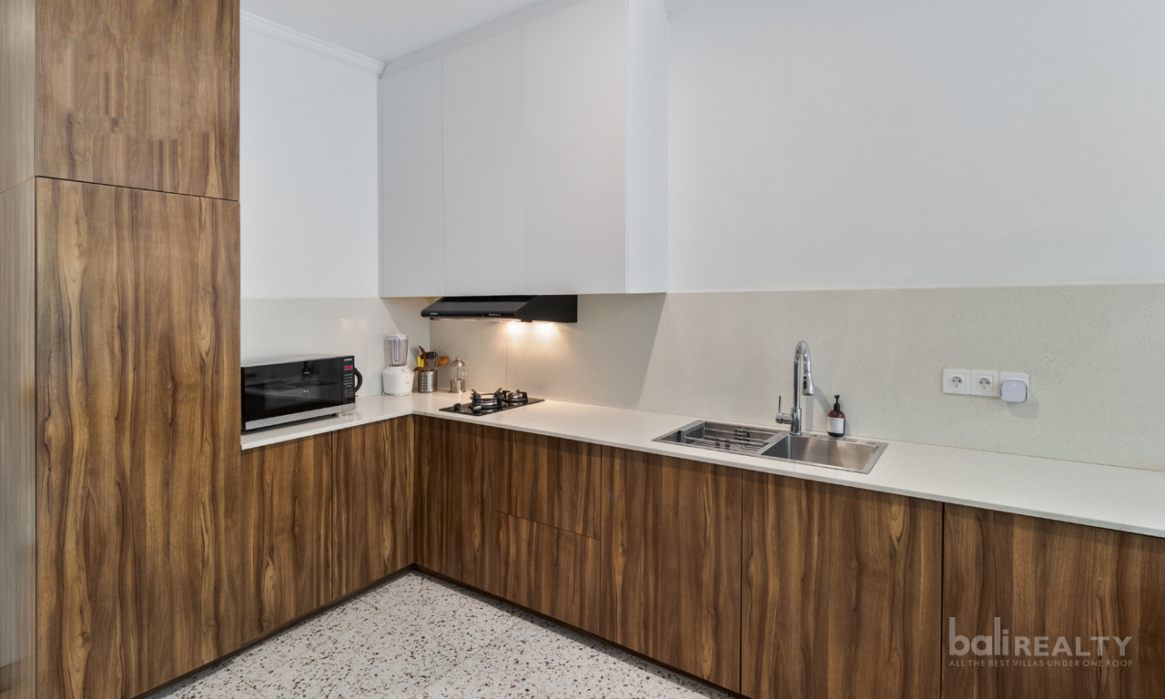 Smart Investment: Fully Furnished Two-Bedroom Villa with Contemporary Design, Just Steps from Berawa Beach — image 4