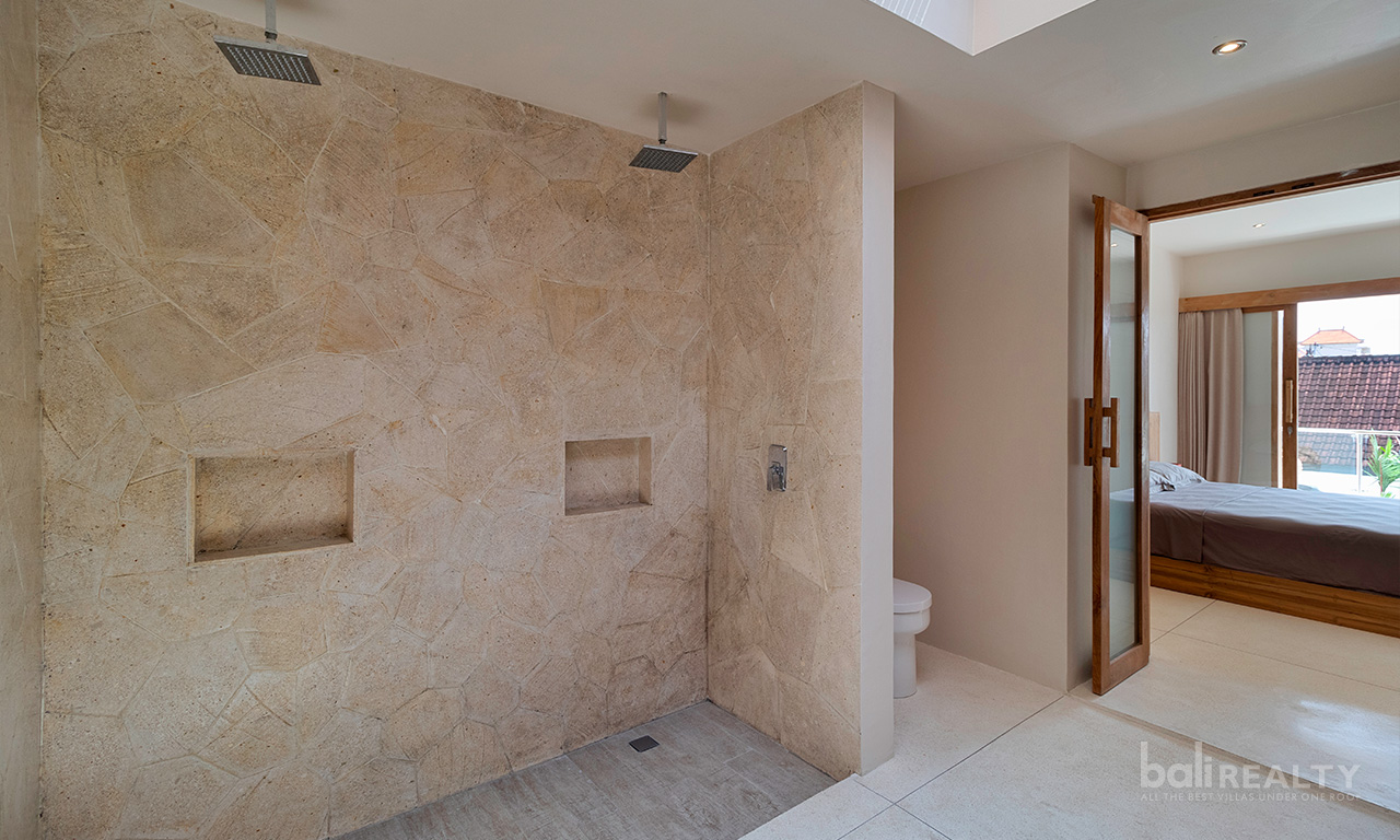 Brand New Modern Three-Bedroom Villa with Long Lease in Berawa’s Prime Locale — image 9