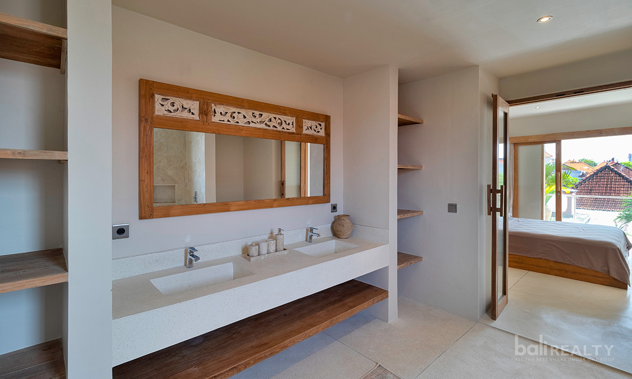 Brand New Modern Three-Bedroom Villa with Long Lease in Berawa’s Prime Locale — image 10