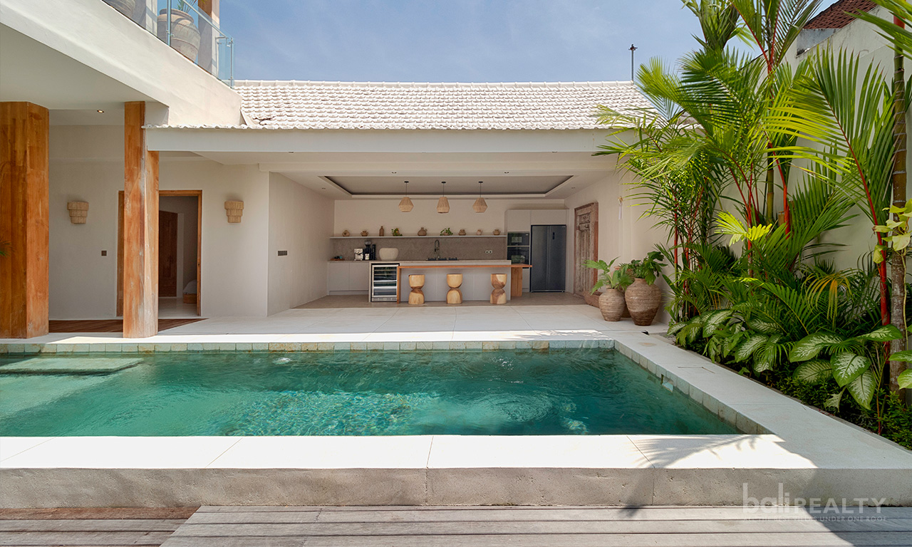Brand New Modern Three-Bedroom Villa with Long Lease in Berawa’s Prime Locale — image 11