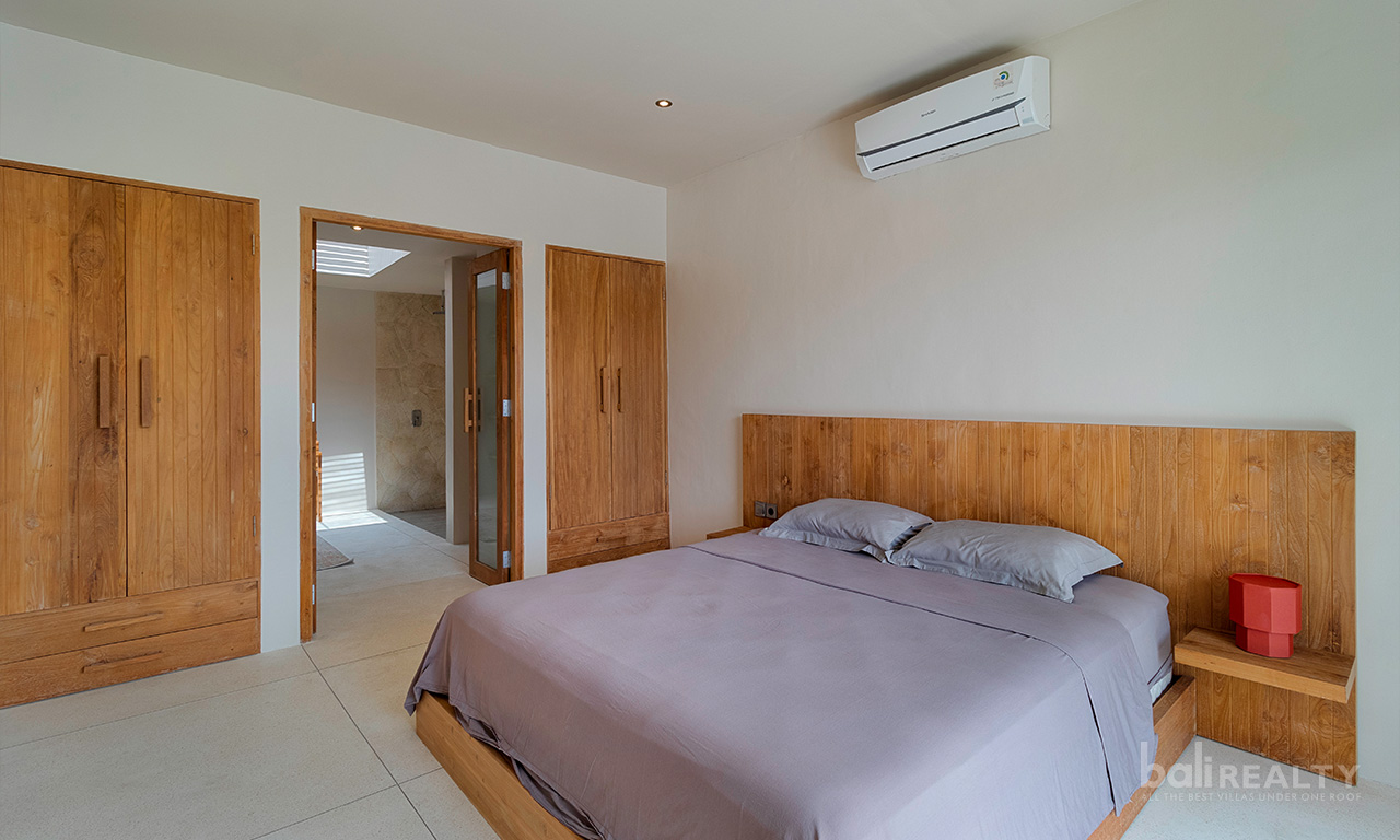 Brand New Modern Three-Bedroom Villa with Long Lease in Berawa’s Prime Locale — image 7