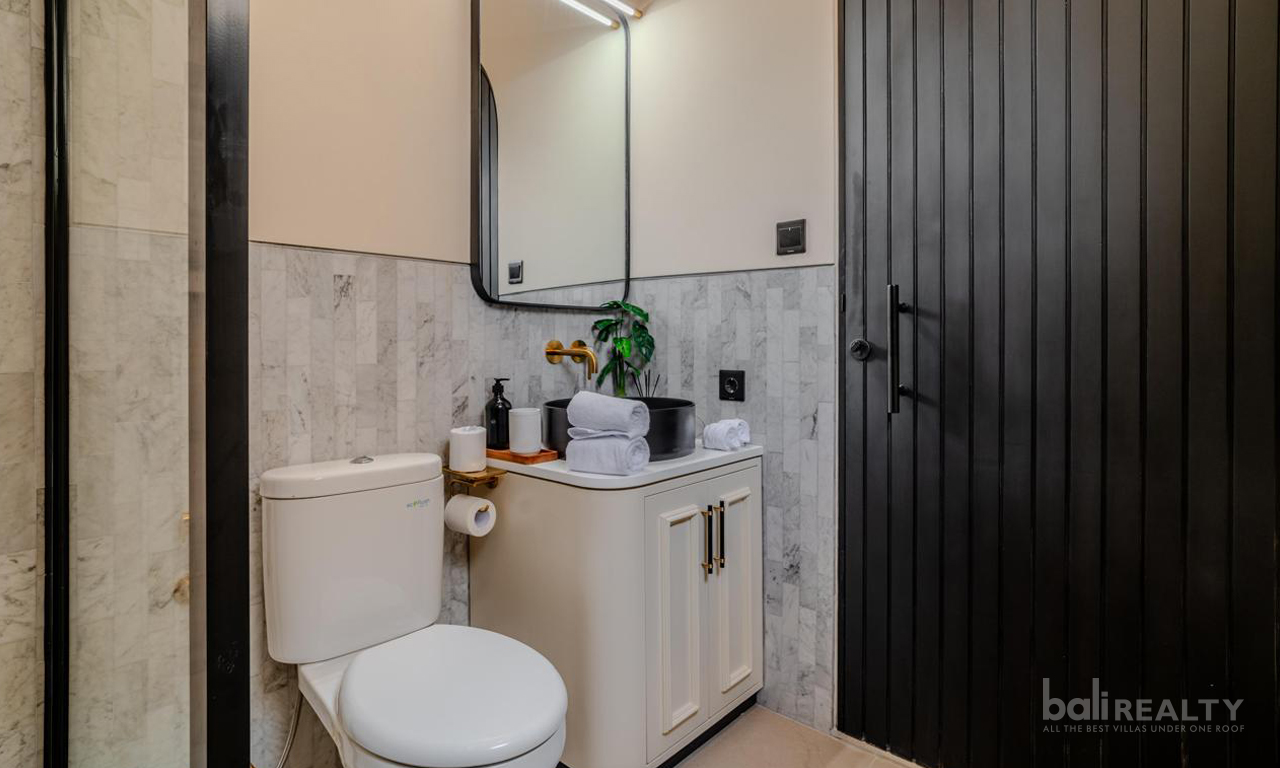 Stylish Two-Bedroom Villa with Long Lease in Berawa’s Prime Locale — image 12