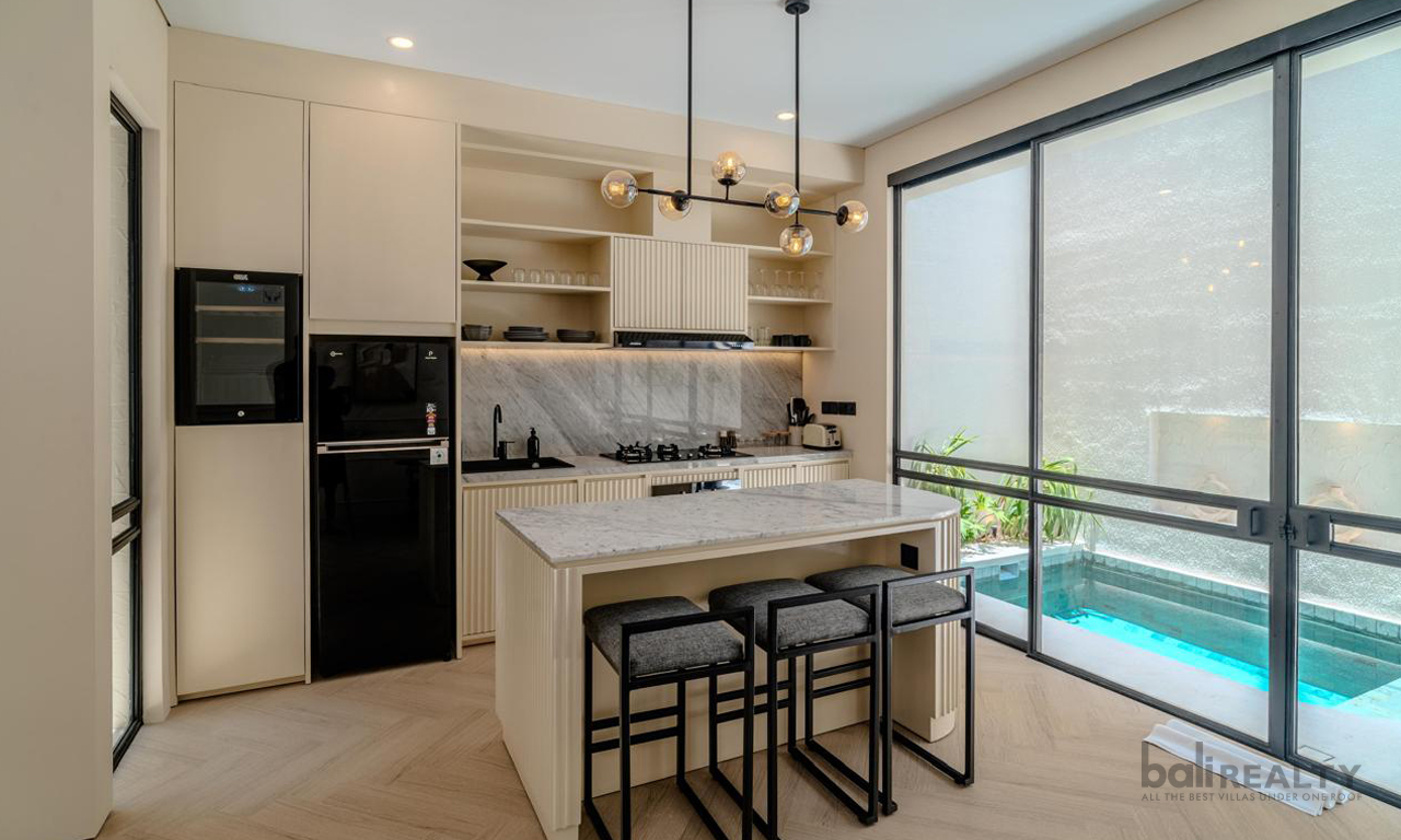 Stylish Two-Bedroom Villa with Long Lease in Berawa’s Prime Locale — image 5