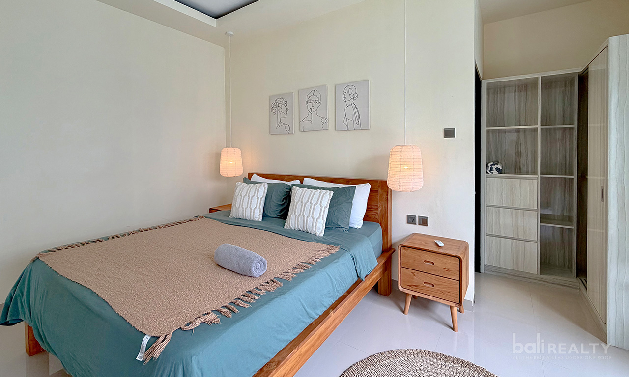 Cozy Two-Bedroom Villa for Yearly Rental in Prime Berawa Location — image 10