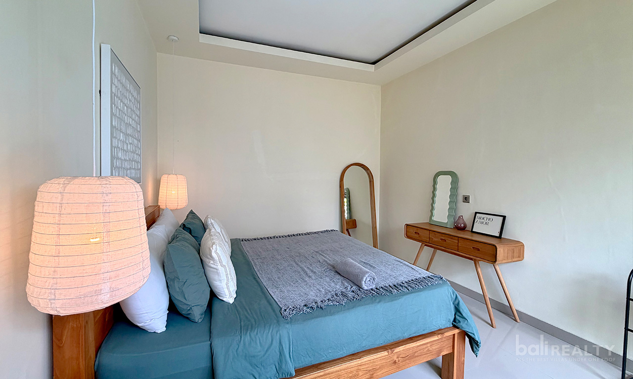 Cozy Two-Bedroom Villa for Yearly Rental in Prime Berawa Location — image 7