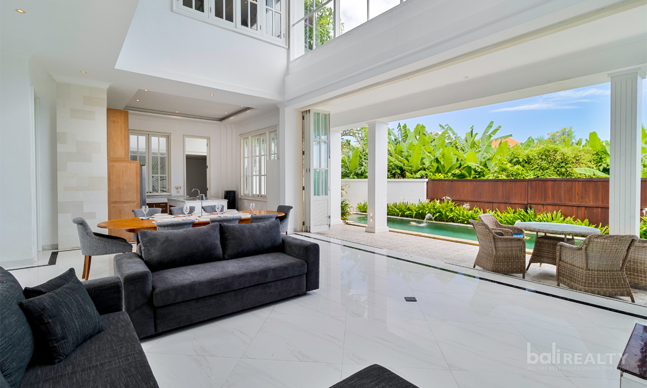 Available for Yearly Rental: Four-Bedroom Family Villa in Berawa, Short Drive to the Beach — image 3