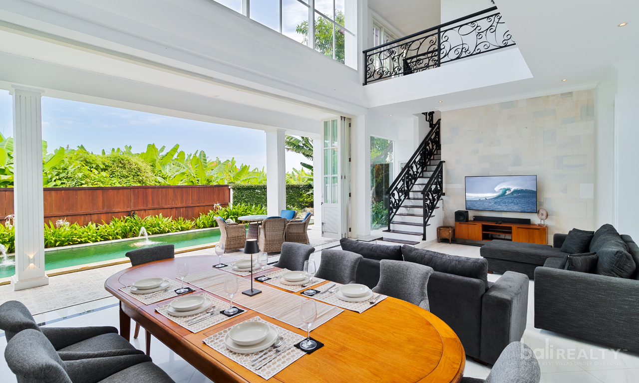 Available for Yearly Rental: Four-Bedroom Family Villa in Berawa, Short Drive to the Beach — image 4