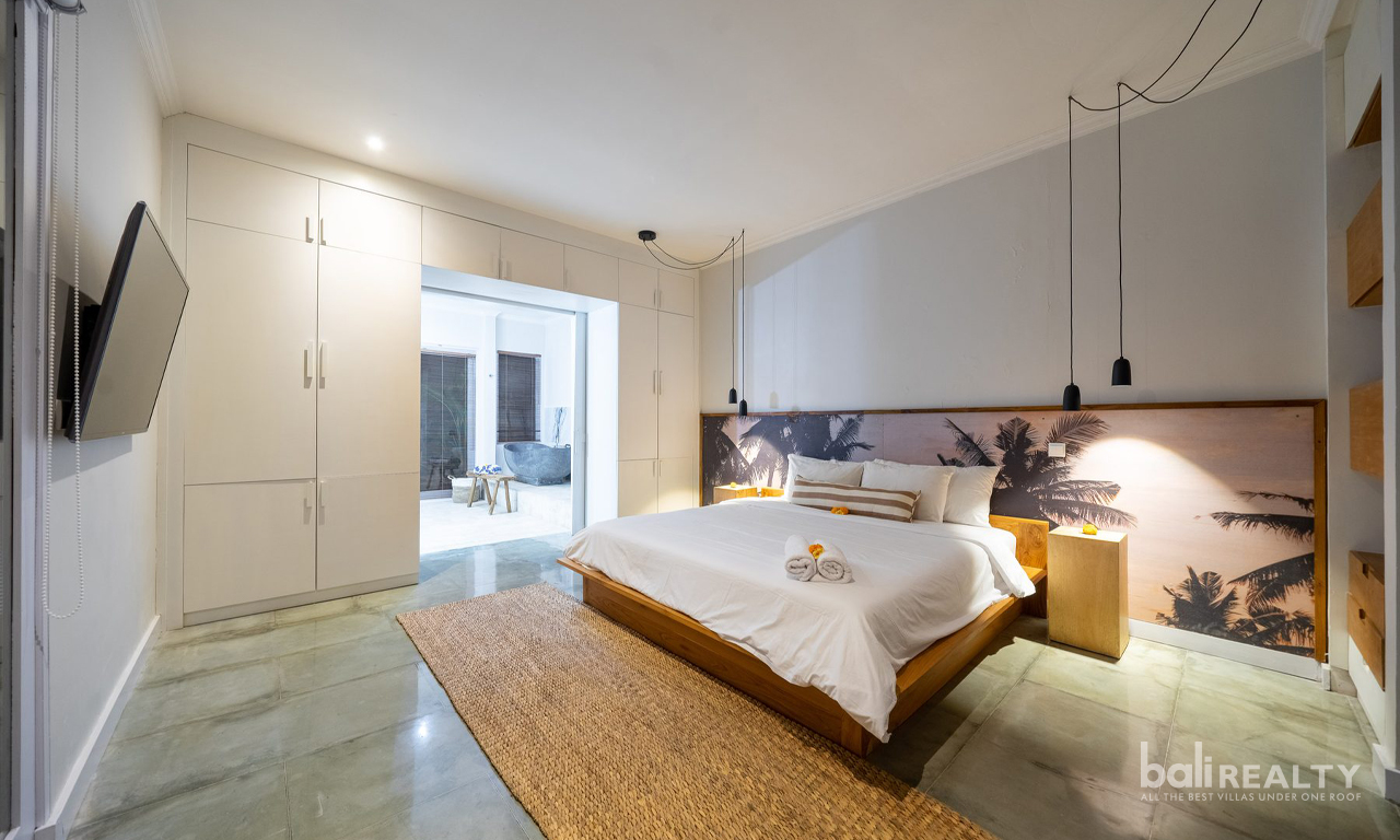 Spacious & Elegant 4-Bedroom Villa for Yearly Rent in Prime Berawa, Canggu – 3013 — image 12