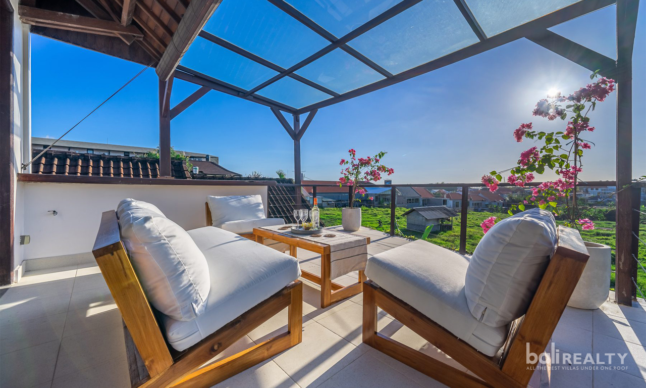 Spacious & Elegant 4-Bedroom Villa for Yearly Rent in Prime Berawa, Canggu – 3013 — image 1