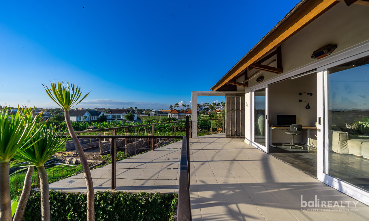 Spacious & Elegant 4-Bedroom Villa for Yearly Rent in Prime Berawa, Canggu – 3013 — image 2