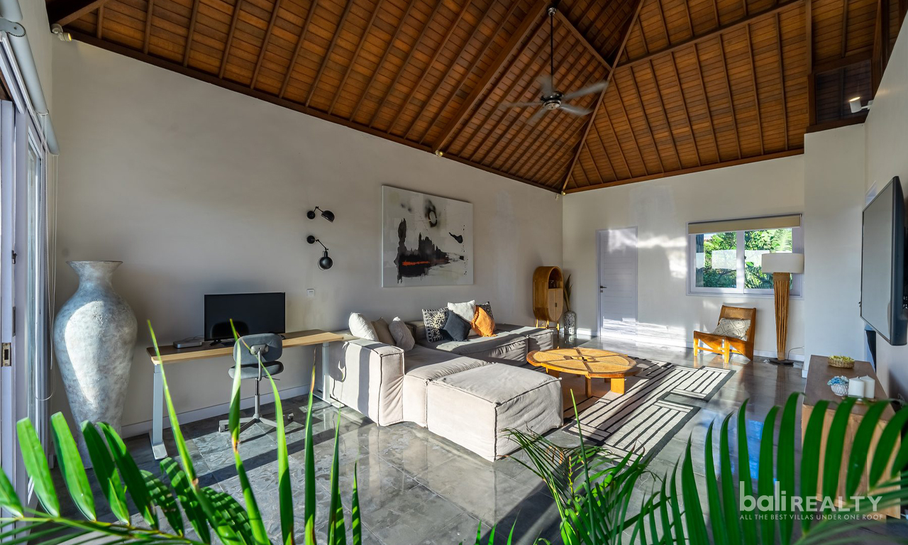 Spacious & Elegant 4-Bedroom Villa for Yearly Rent in Prime Berawa, Canggu – 3013 — image 3