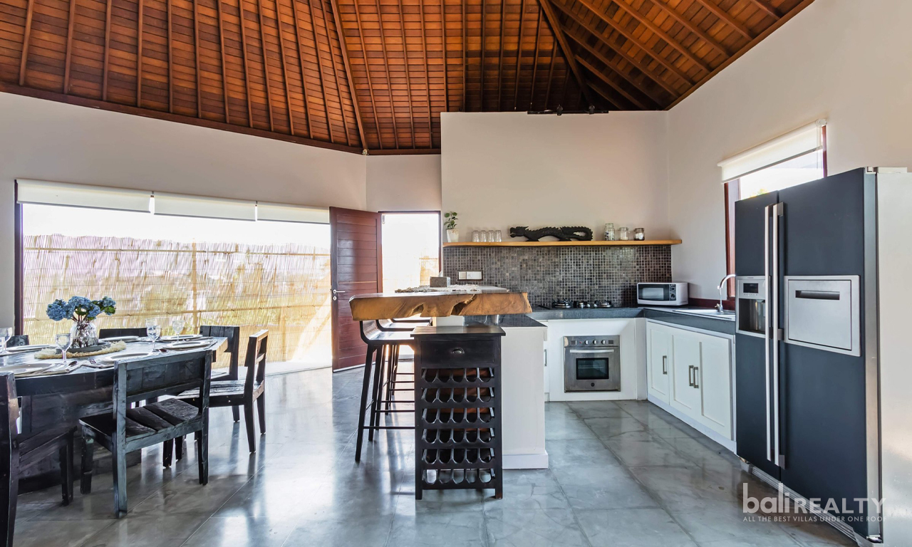 Spacious Four-Bedroom Villa in Prime Berawa – 3014 — image 8