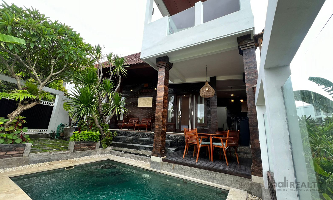 Two-Bedroom Balinese Tropical Villa with Rice Paddy and Sunset Views in Prime Canggu Locale