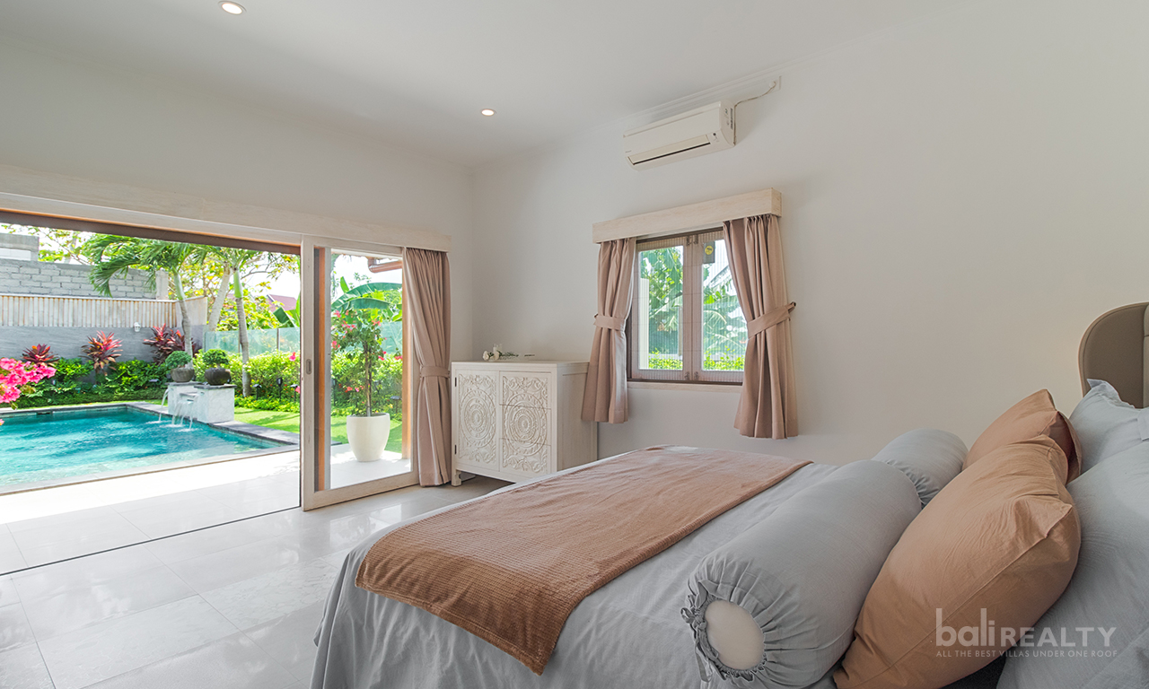 Idyllic Traditional Three-Bedroom Villa with Rice Field Views in Padang Tawang, Canggu — image 10