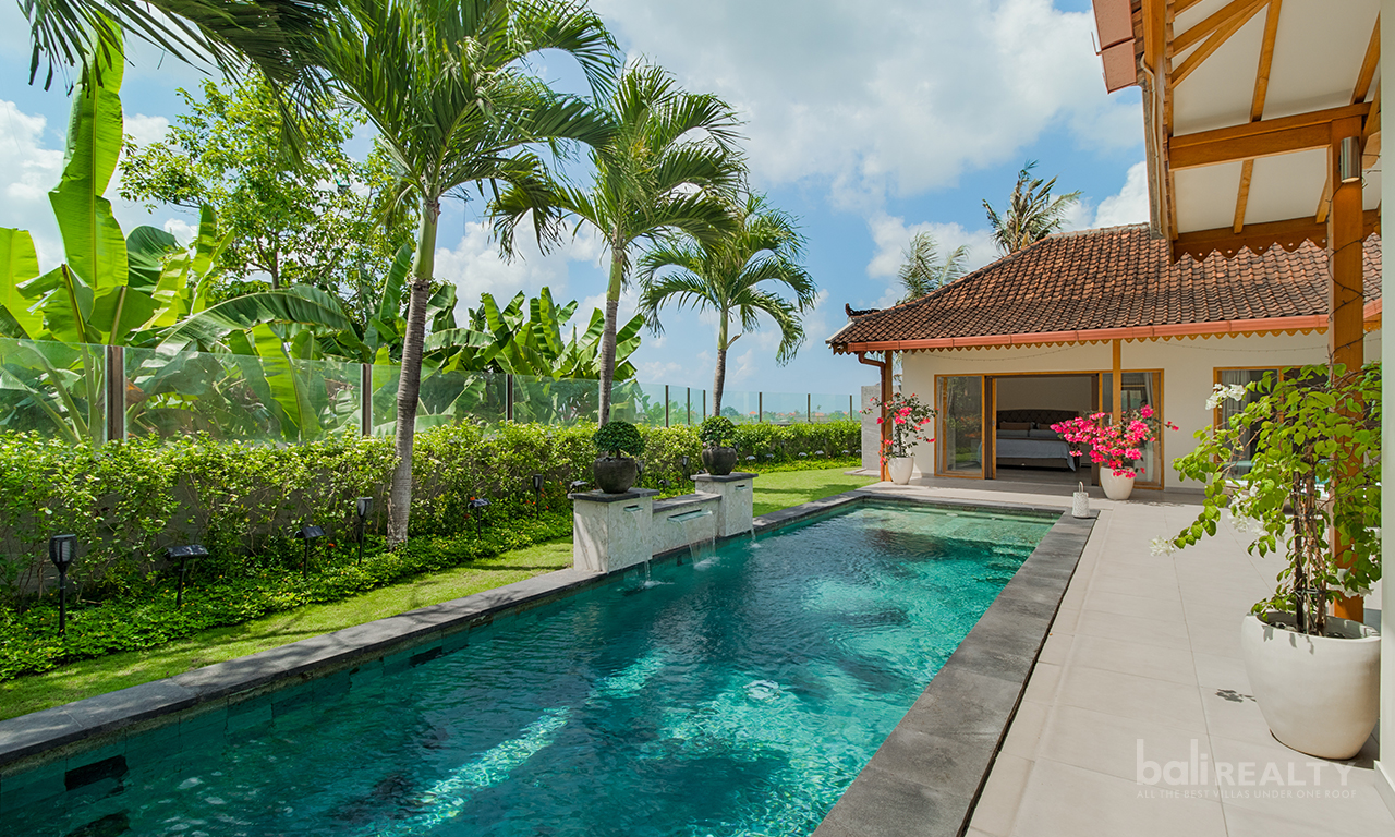 Idyllic Traditional Three-Bedroom Villa with Rice Field Views in Padang Tawang, Canggu — image 15