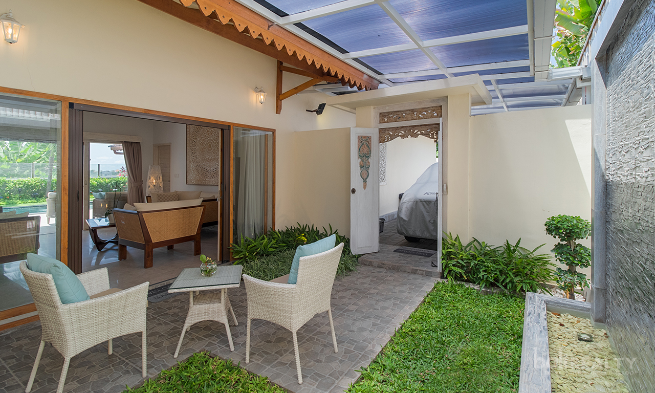 Idyllic Traditional Three-Bedroom Villa with Rice Field Views in Padang Tawang, Canggu — image 18