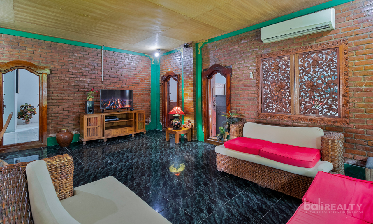 Great Opportunity for Developers or Investors: Freehold Three-Bedroom Balinese Home set on 700sqm of Land — image 11