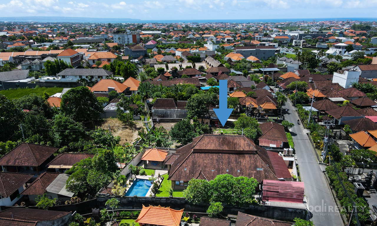 Great Opportunity for Developers or Investors: Freehold Three-Bedroom Balinese Home set on 700sqm of Land — image 2