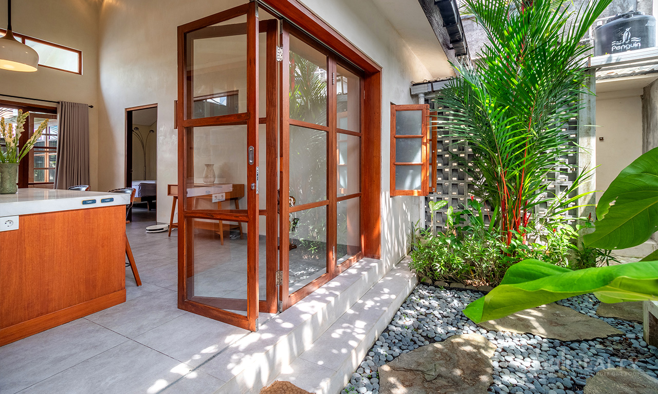 Cozy, Fully Furnished Two-Bedroom Freehold House in Padonan, Canggu — image 15