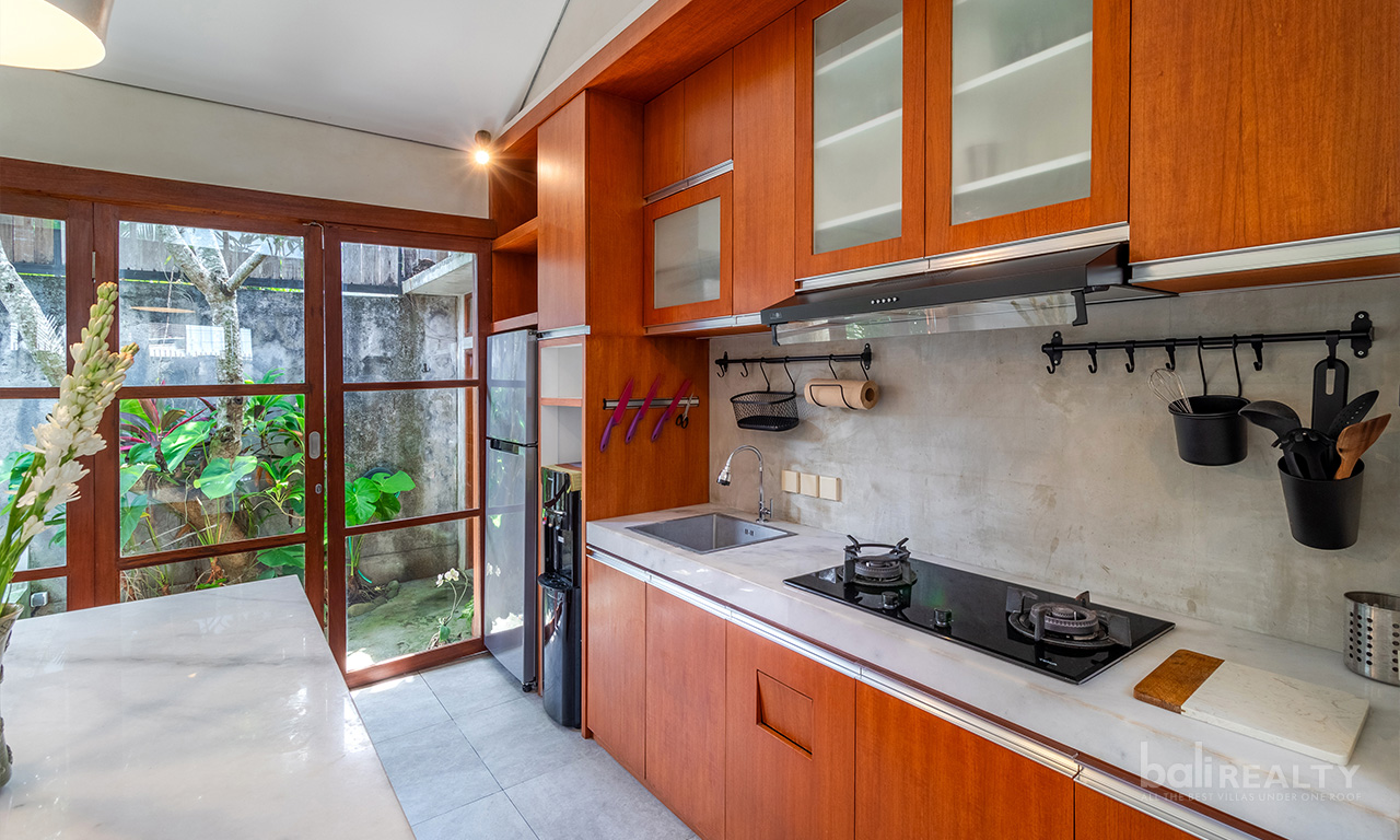 Cozy, Fully Furnished Two-Bedroom Freehold House in Padonan, Canggu — image 5