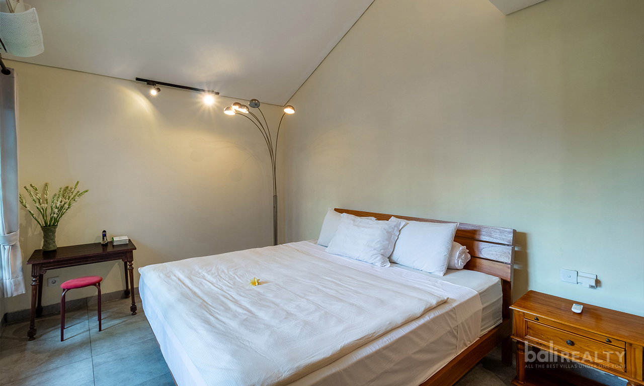 Cozy, Fully Furnished Two-Bedroom Freehold House in Padonan, Canggu — image 6