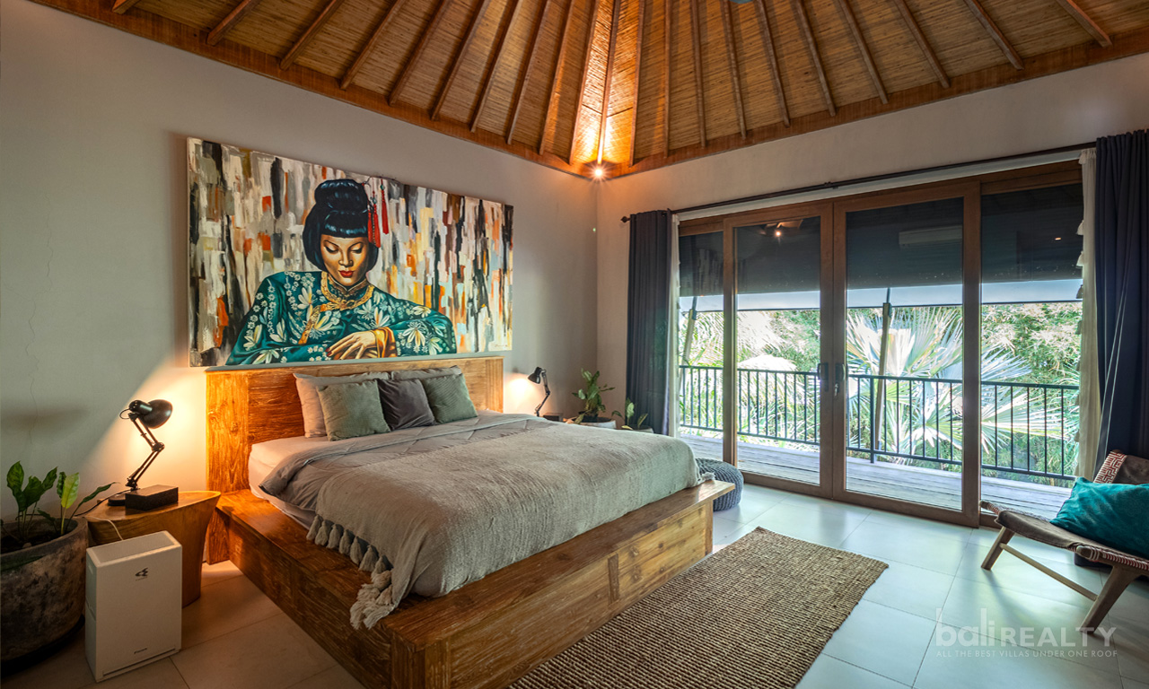 Smart Investment in Prime Canggu: Four-Bedroom Villa with Long Lease in Tourism Zone — image 12