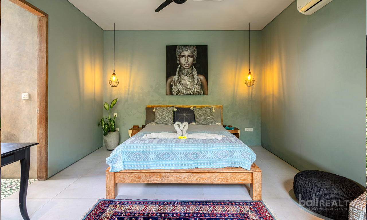 Smart Investment in Prime Canggu: Four-Bedroom Villa with Long Lease in Tourism Zone — image 18