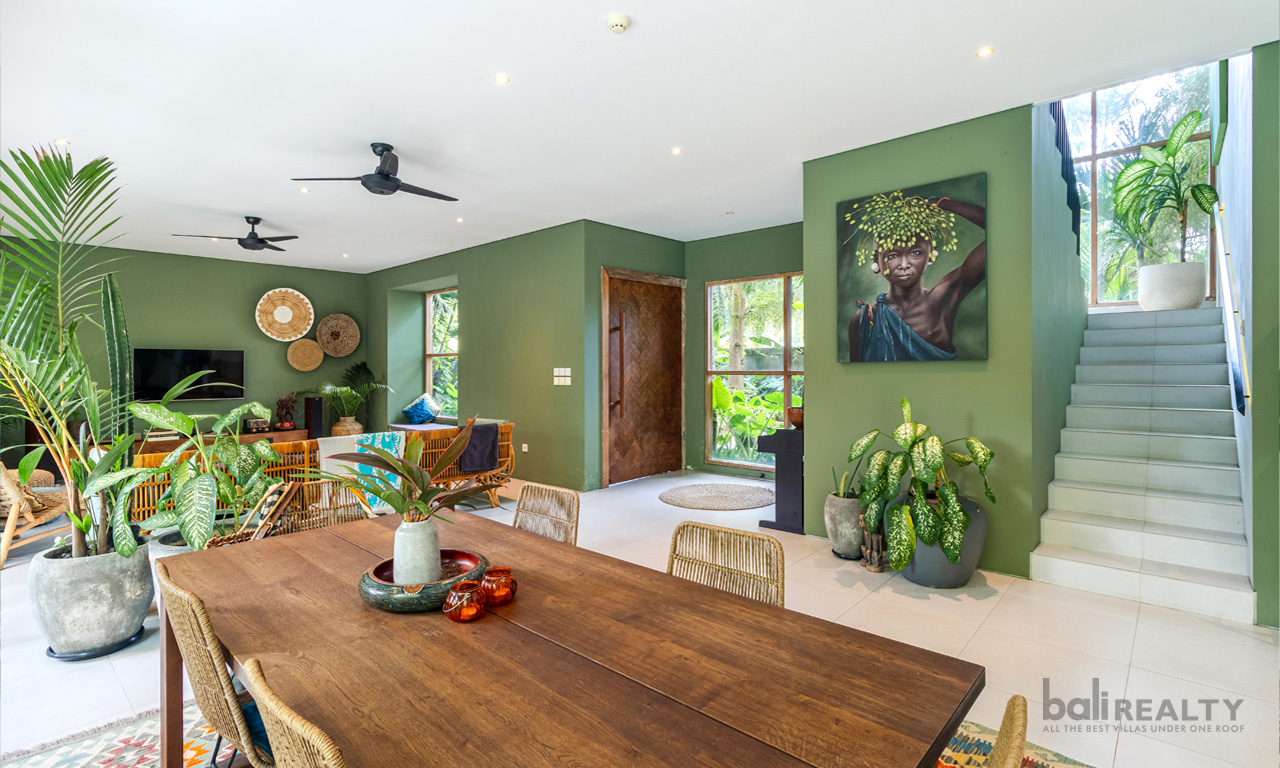 Smart Investment in Prime Canggu: Four-Bedroom Villa with Long Lease in Tourism Zone — image 8