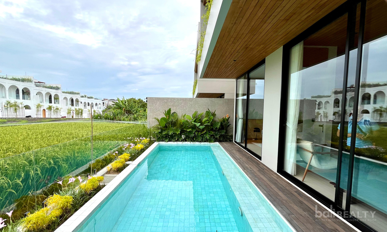 Brand New Three-Bedroom Villa: Yearly Rental with Rice Field View in Tumbak Bayuh