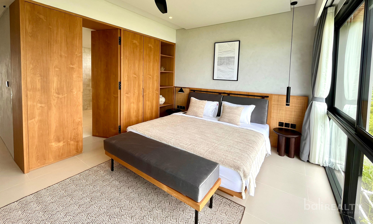 Brand New Three-Bedroom Villa: Yearly Rental with Rice Field View in Tumbak Bayuh — image 13
