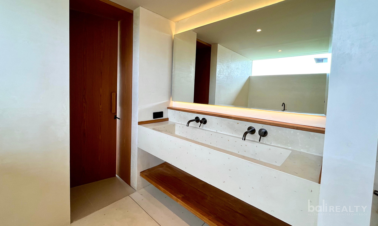 Brand New Three-Bedroom Villa: Yearly Rental with Rice Field View in Tumbak Bayuh — image 15