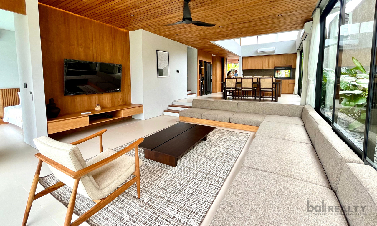 Brand New Three-Bedroom Villa: Yearly Rental with Rice Field View in Tumbak Bayuh — image 3
