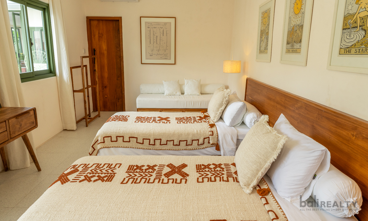 Four-Bedroom Villa for Yearly or Monthly Rental in Babakan Area — image 18