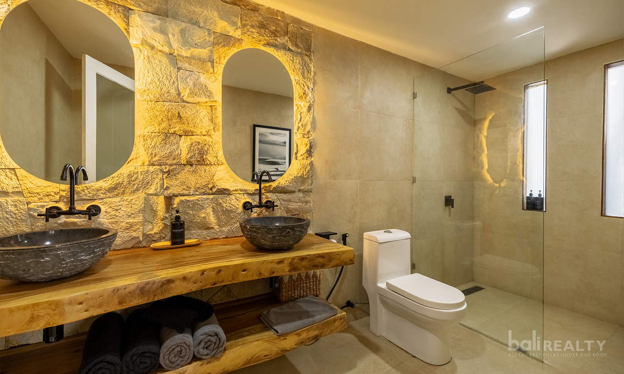 Modern, Well-Designed Two-Bedroom Villa in Berawa – Monthly and Yearly Available — image 17