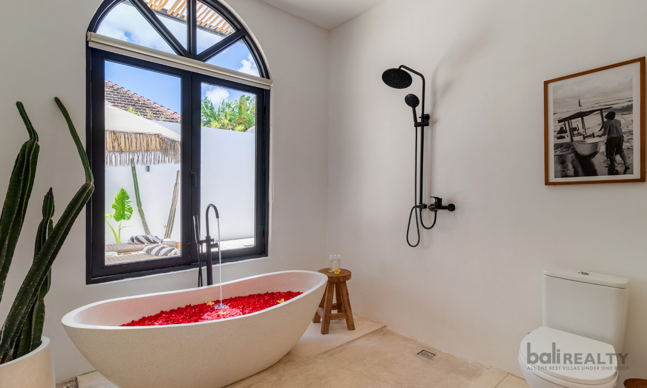 Prime Investment: 4 Units of Modern Two-Bedroom Villas in Strategic Padonan Location — image 7