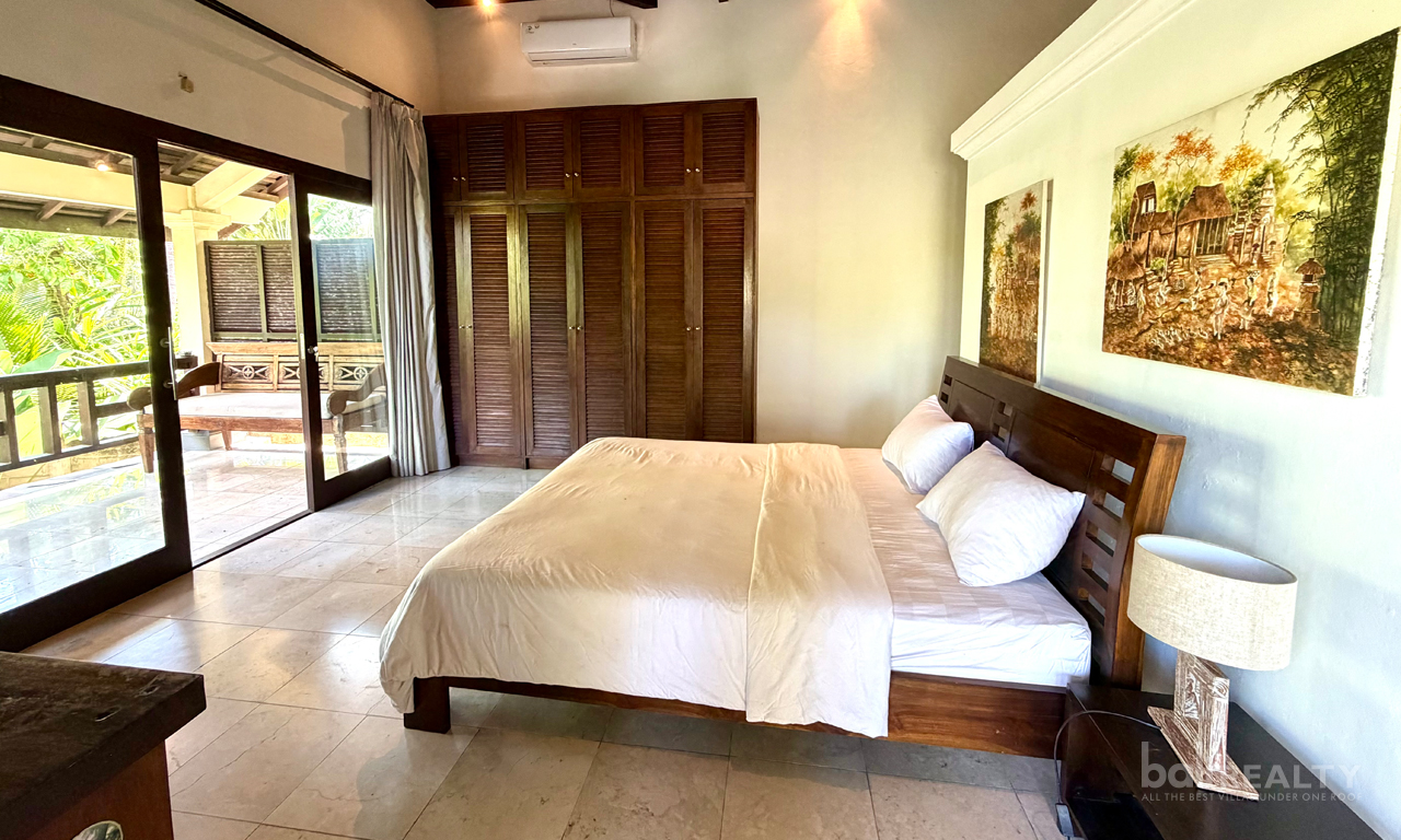 Spacious Five-Bedroom Family Villa for Yearly Rental in Tumbak Bayuh – Rice Field View — image 8