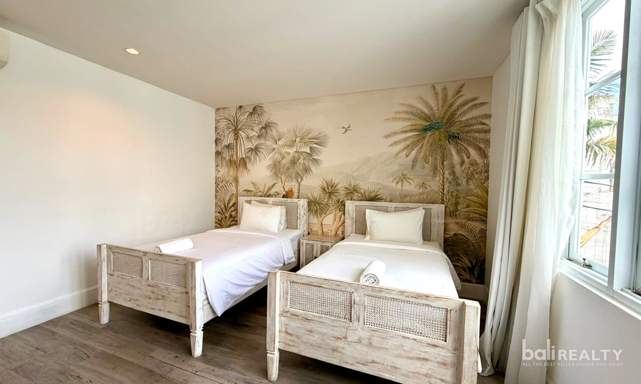 Yearly & Monthly Rent: Fully Furnished Three-Bedroom Villa in Strategic Berawa — image 8