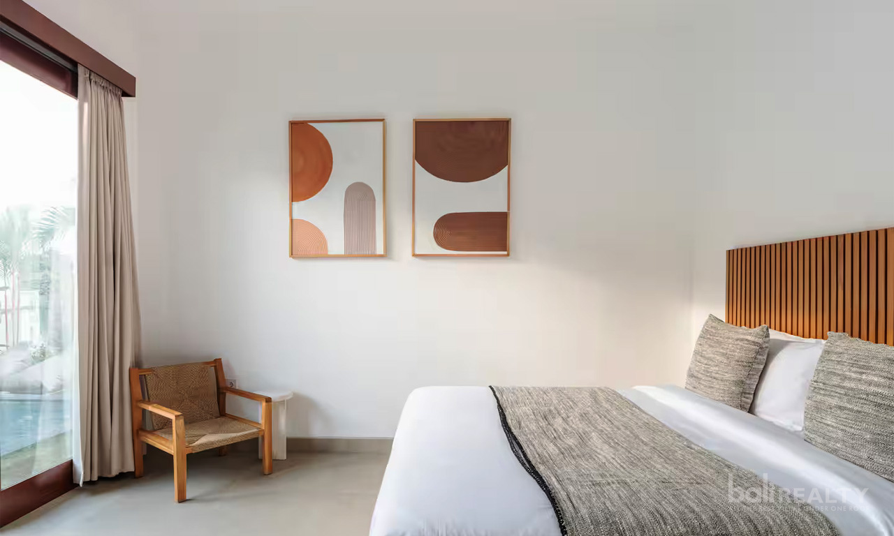 Designer 2-Bedroom Tropical Villa for Yearly Rental in Canggu Padang Linjong 2997 — image 12