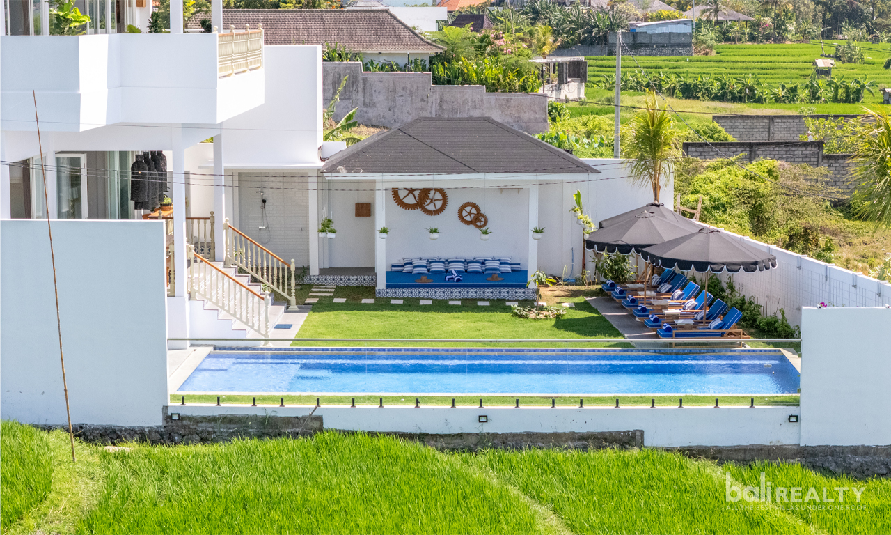 Luxury 6-Bedroom Villa for Rent in Berawa, Canggu 3017