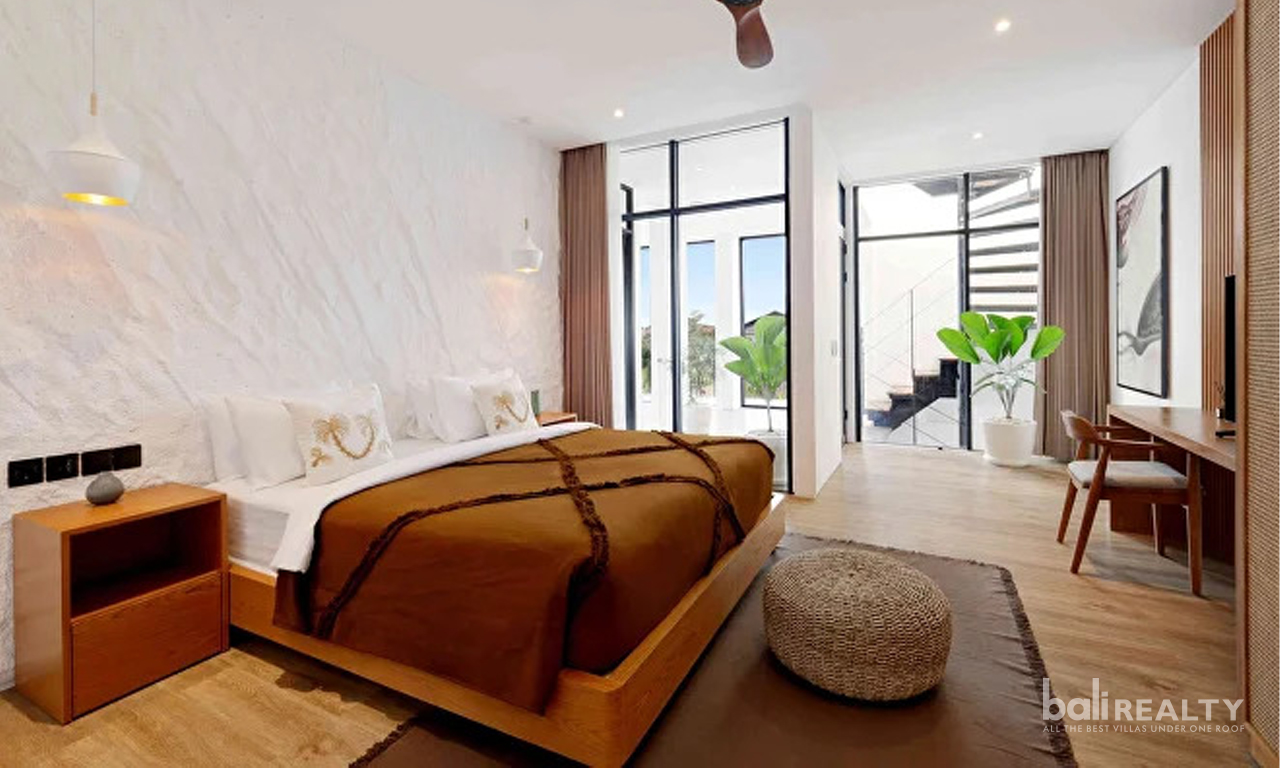 Luxury 3-Bedroom Villa with Rooftop Pool in Batu Bolong, Canggu — image 10