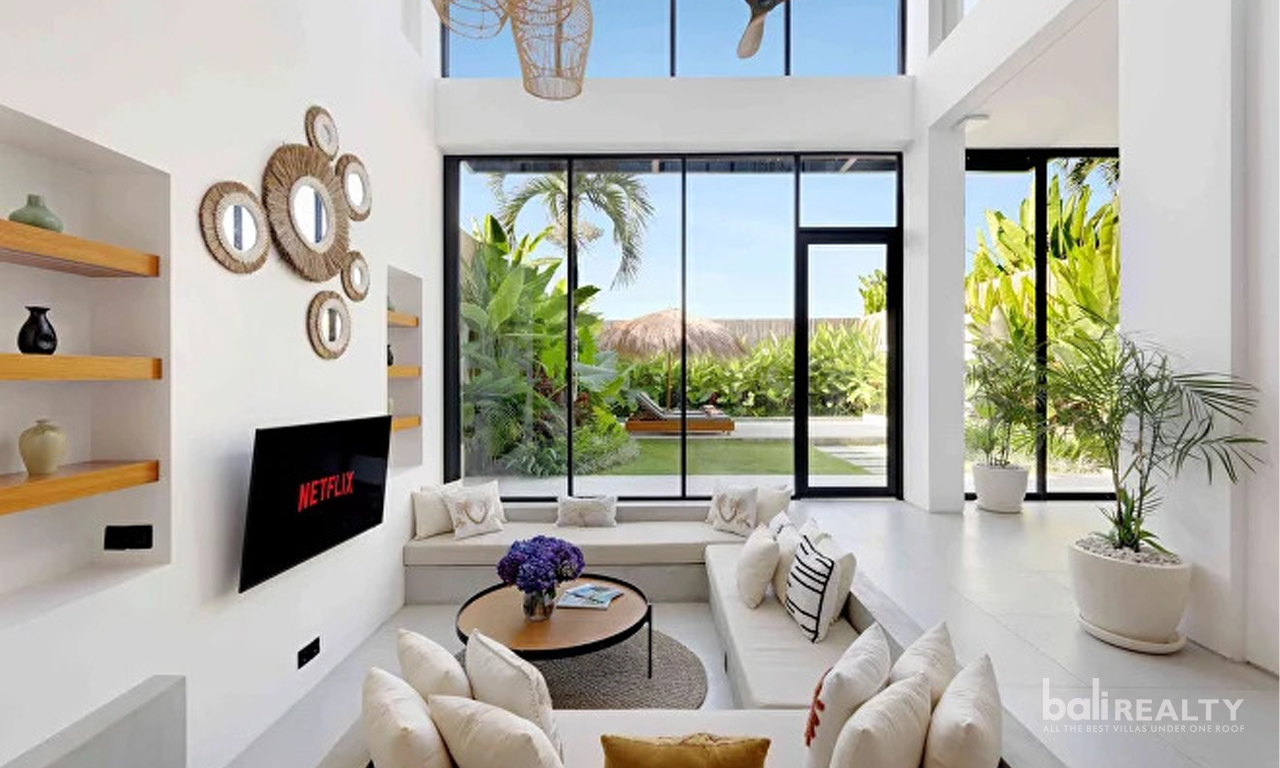 Luxury 3-Bedroom Villa with Rooftop Pool in Batu Bolong, Canggu — image 5